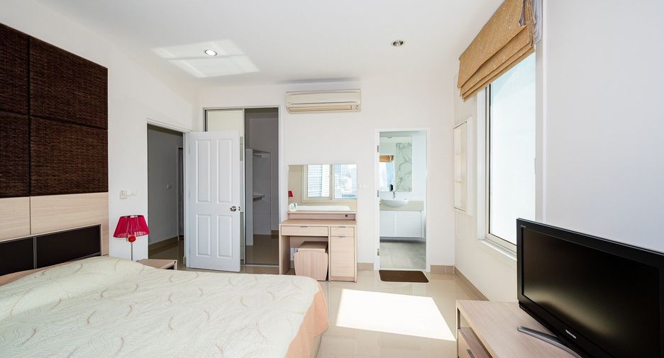 For rent 2 ベッドルーム condo in Khlong Toei, Bangkok
