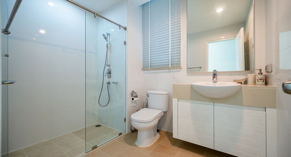 For rent 2 ベッドルーム condo in Khlong Toei, Bangkok