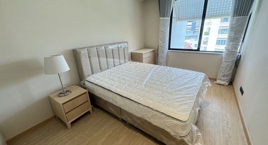 For rent 3 bedrooms apartment in Sathon, Bangkok