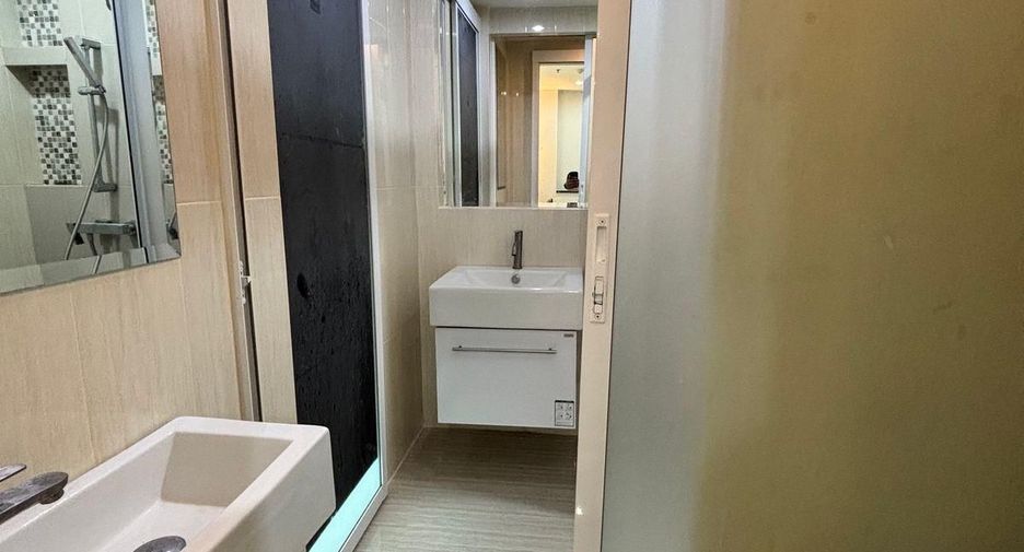 Wohnung zur Miete mit 1 Zimmer in Huai Khwang, Bangkok