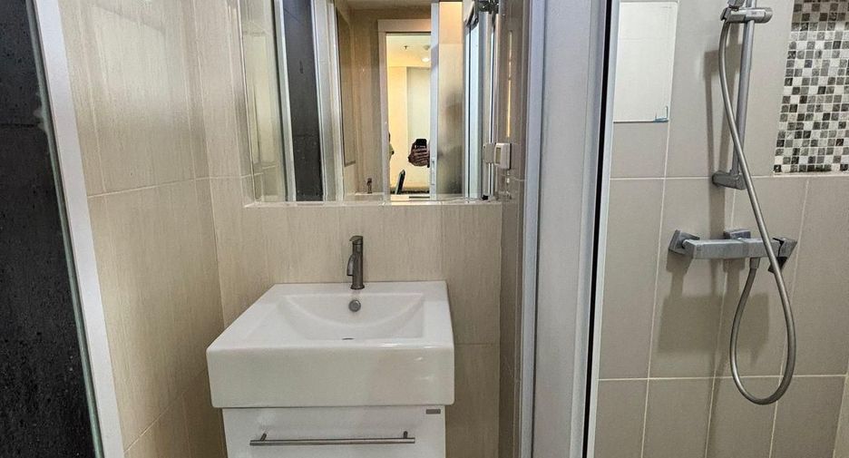 Wohnung zur Miete mit 1 Zimmer in Huai Khwang, Bangkok