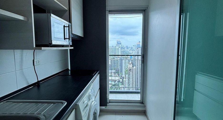 Wohnung zur Miete mit 1 Zimmer in Huai Khwang, Bangkok
