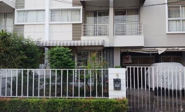 For sale 4 bedrooms townhouse in Suan Luang, Bangkok