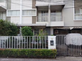 出售 4 卧室 联排别墅 在 Suan Luang, 曼谷