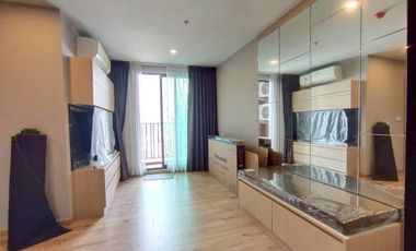 Condo en alquiler de 2 habitaciones en Bang Phlat, Bangkok