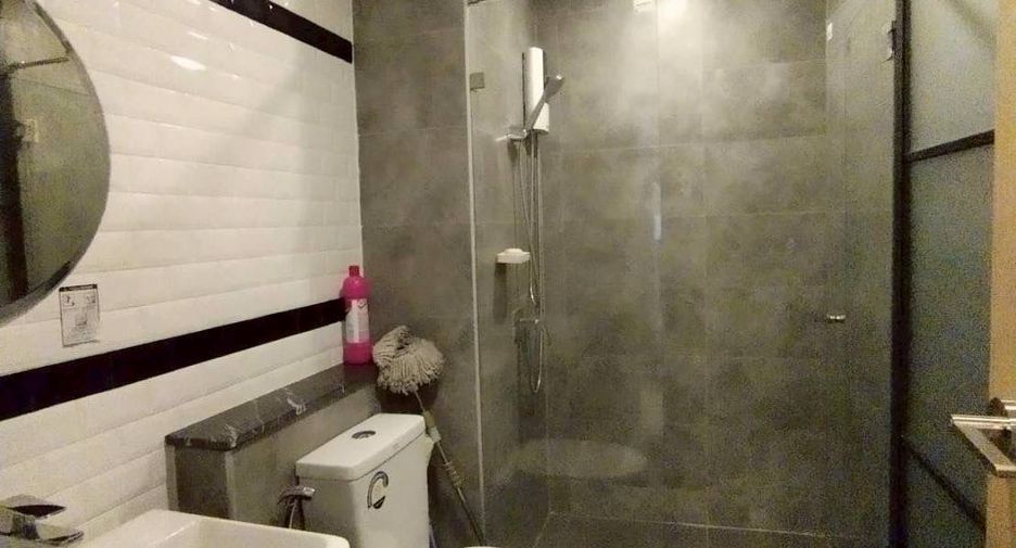 For rent 2 bedrooms condo in Bang Phlat, Bangkok