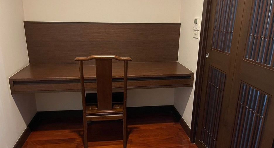 For rent 2 bedrooms apartment in Watthana, Bangkok