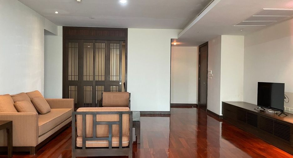 For rent 2 bedrooms apartment in Watthana, Bangkok