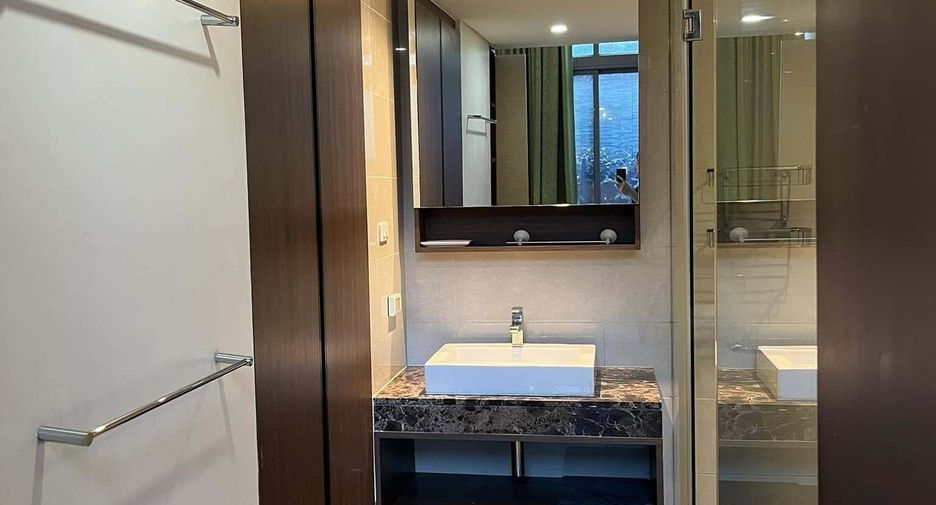 For rent 3 bedrooms condo in Watthana, Bangkok