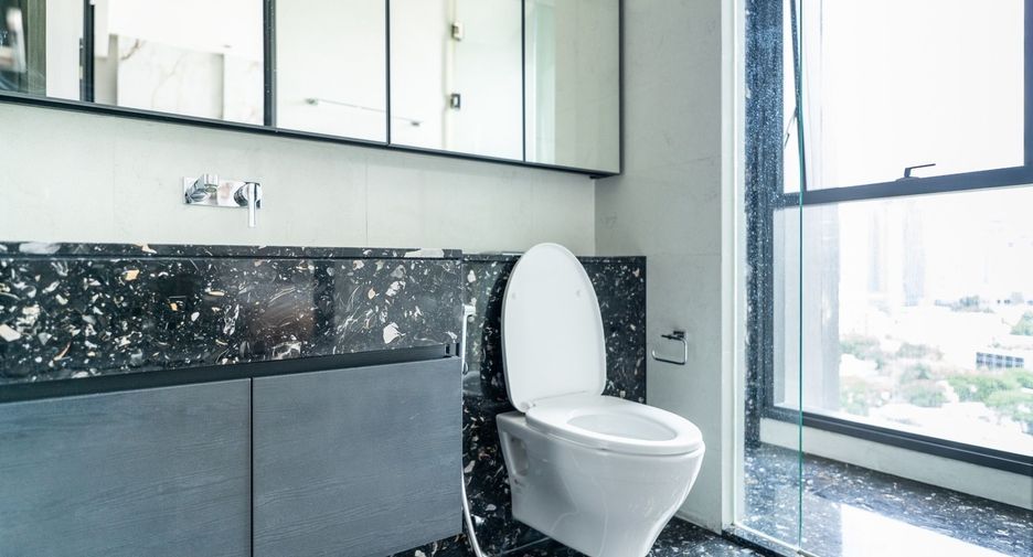 For rent 2 bedrooms condo in Khlong Toei, Bangkok