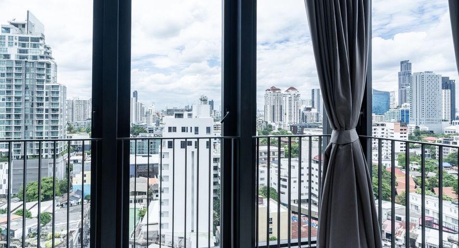 For rent 2 bedrooms condo in Khlong Toei, Bangkok
