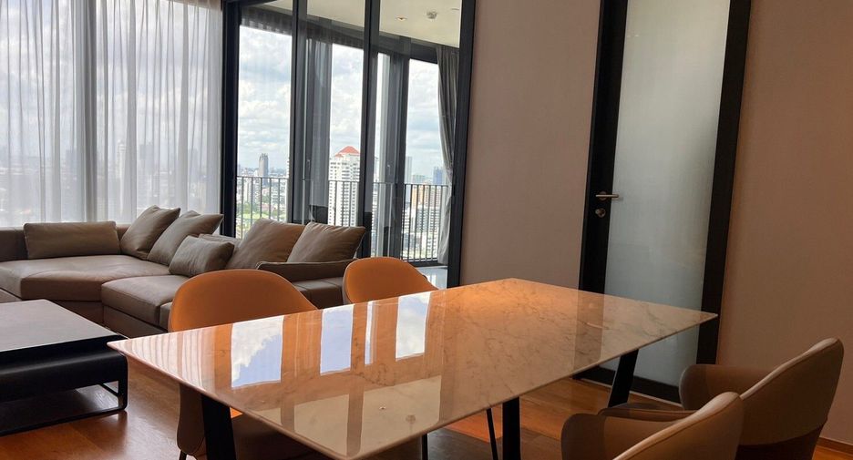 For rent 2 bedrooms condo in Khlong Toei, Bangkok