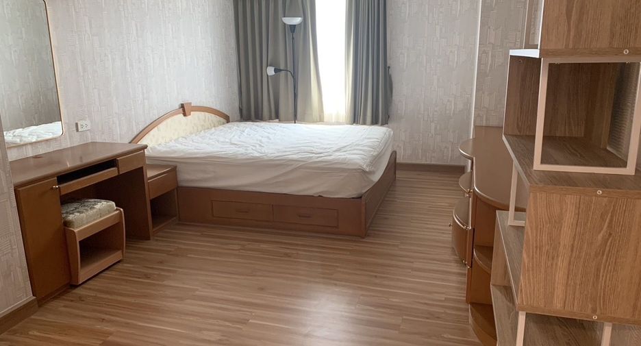 Condo en alquiler de 3 habitaciones en Watthana, Bangkok