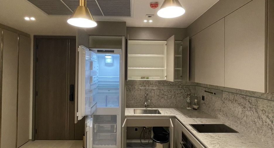 For rent 1 bed condo in Pathum Wan, Bangkok