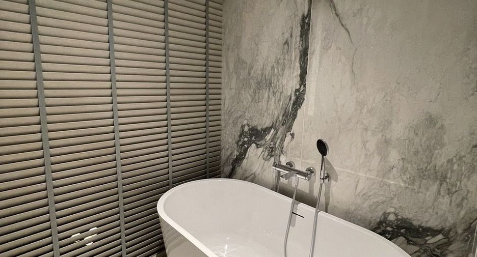 For rent 1 bed condo in Pathum Wan, Bangkok