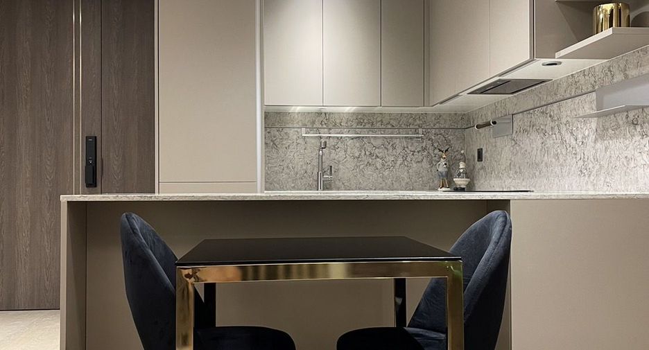 For rent 1 bed condo in Pathum Wan, Bangkok