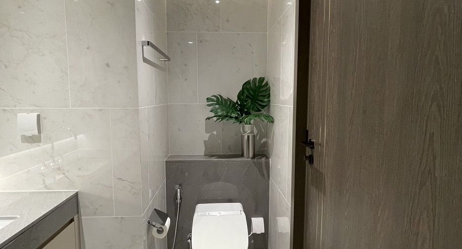 For rent 1 bed condo in Pathum Wan, Bangkok