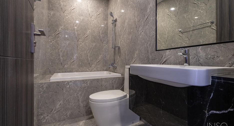 For rent 2 bedrooms condo in Khlong Toei, Bangkok