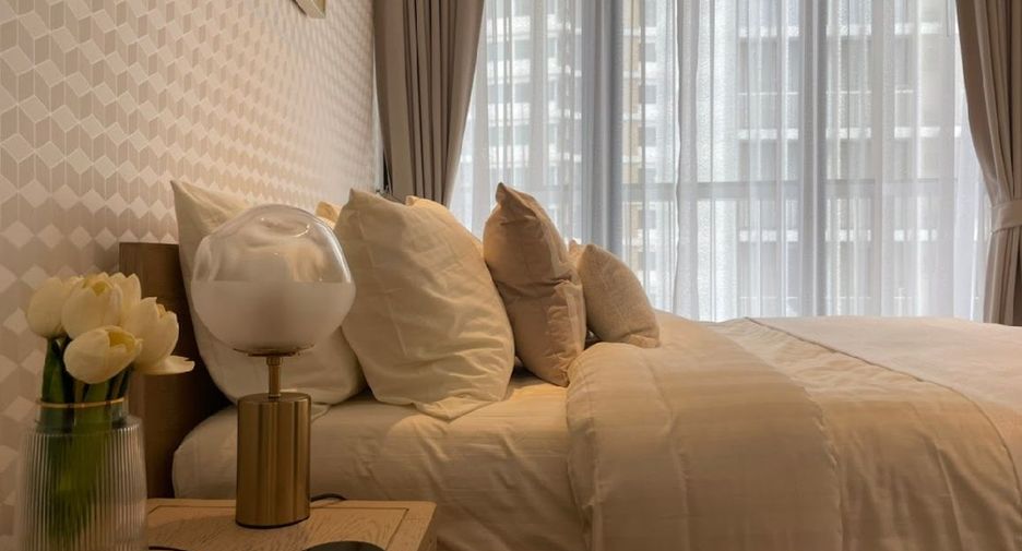 For rent 2 bedrooms condo in Khlong Toei, Bangkok