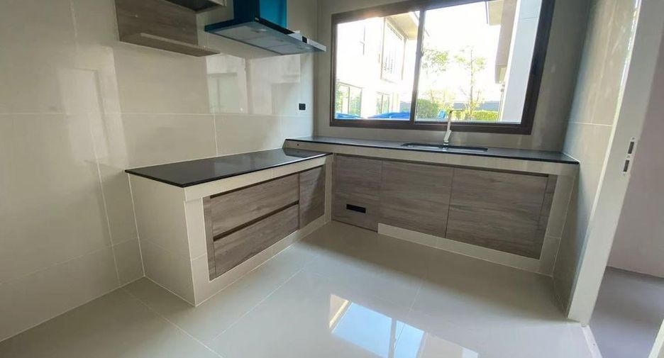 Casa en venta de 4 habitaciones en Bang Kapi, Bangkok