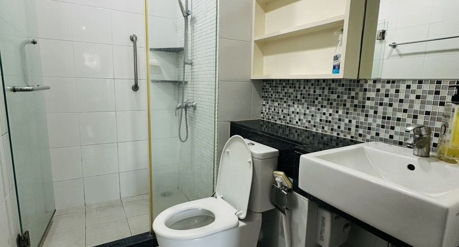 For sale 1 bed condo in Khlong Toei, Bangkok