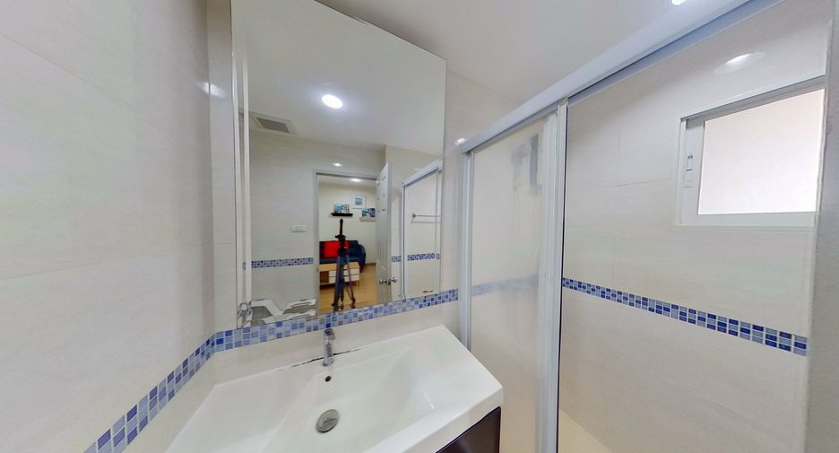 For rent 1 bed condo in Huai Khwang, Bangkok