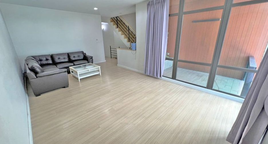 À louer 3 chambres maison de ville à Bang Phli, Samut Prakan