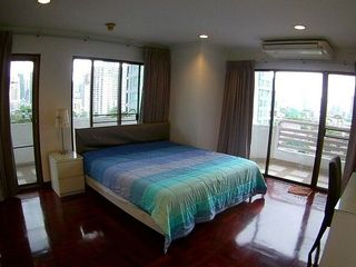 For rent 3 bedrooms condo in Watthana, Bangkok