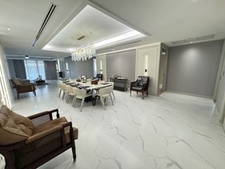 À louer 4 chambres appartement à Watthana, Bangkok