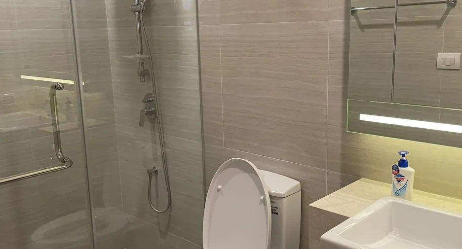 For rent 2 bedrooms condo in Watthana, Bangkok
