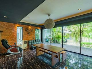 For sale 5 bedrooms house in Suan Luang, Bangkok