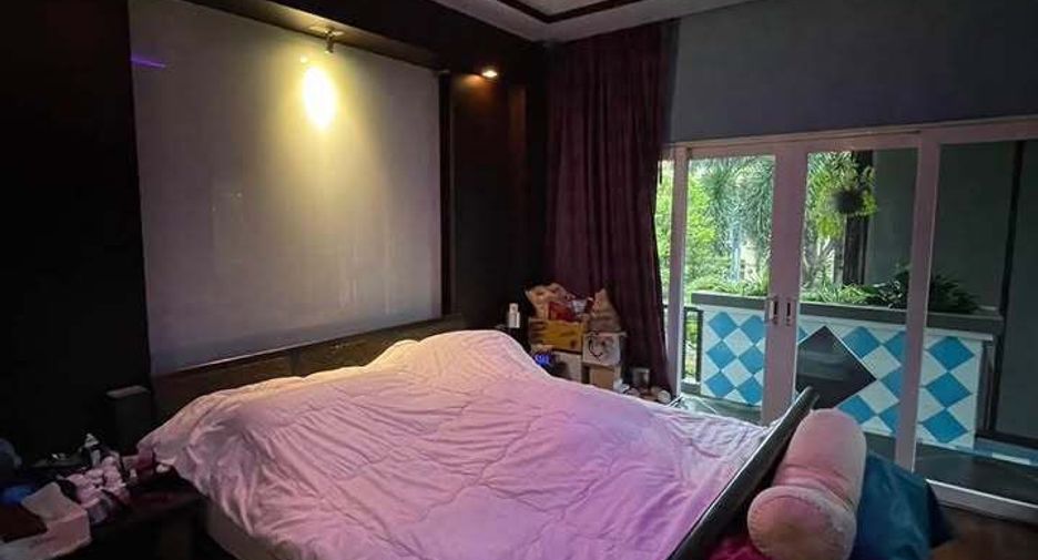 For sale 5 bedrooms house in Suan Luang, Bangkok