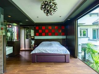 For sale 5 bedrooms house in Suan Luang, Bangkok