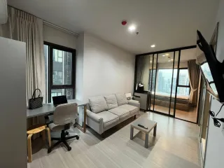 For rent 2 bedrooms condo in Huai Khwang, Bangkok