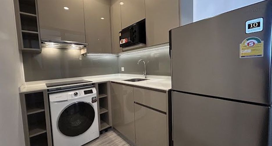 Condo en alquiler de 2 habitaciones en Bang Na, Bangkok