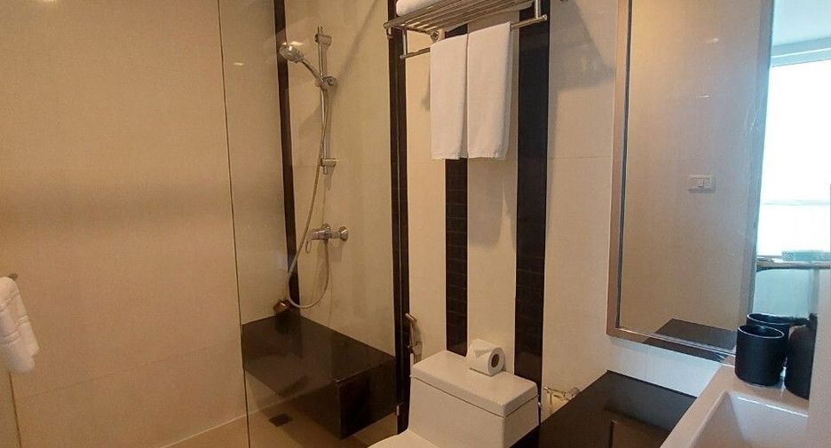 Condo en venta de 4 habitaciones en Lat Phrao, Bangkok