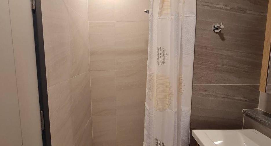For rent 1 bed condo in Huai Khwang, Bangkok