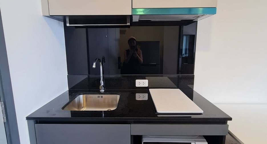 For rent 1 bed condo in Huai Khwang, Bangkok