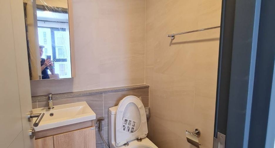 For rent 1 bed condo in Huai Khwang, Bangkok