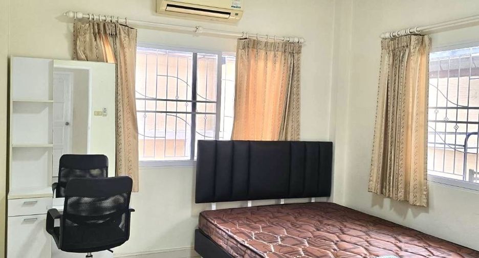 Haus zur Miete mit 4 Zimmer in Mueang Phuket, Phuket