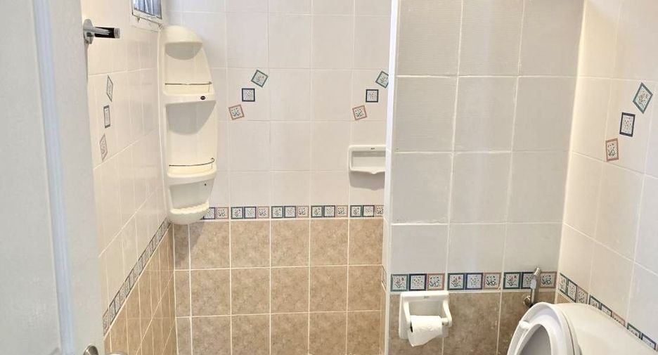 Haus zur Miete mit 4 Zimmer in Mueang Phuket, Phuket