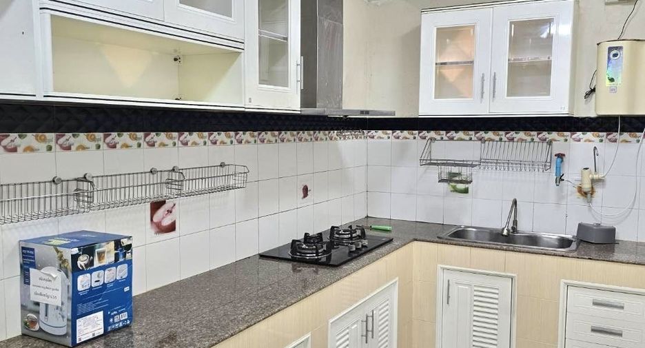 Haus zur Miete mit 4 Zimmer in Mueang Phuket, Phuket