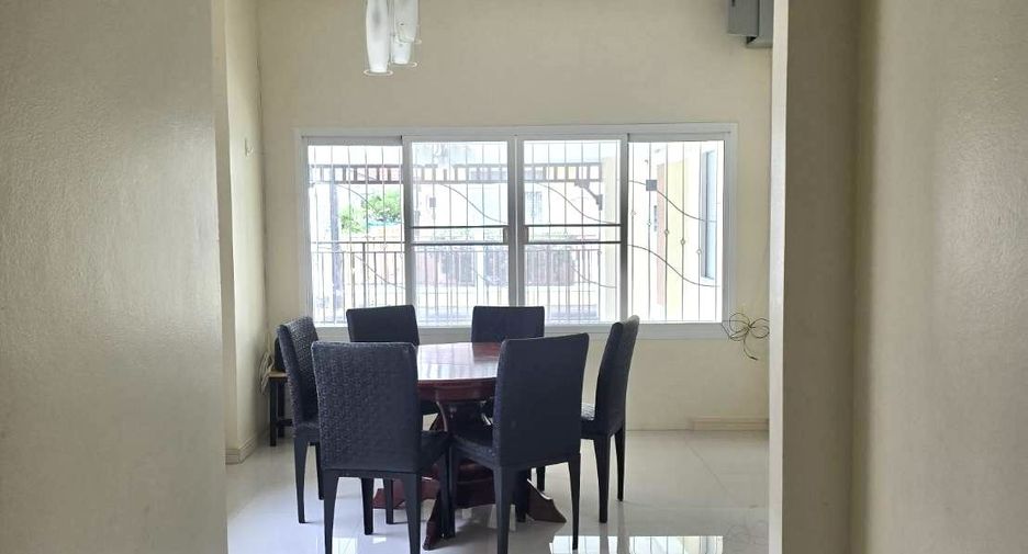 Haus zur Miete mit 4 Zimmer in Mueang Phuket, Phuket
