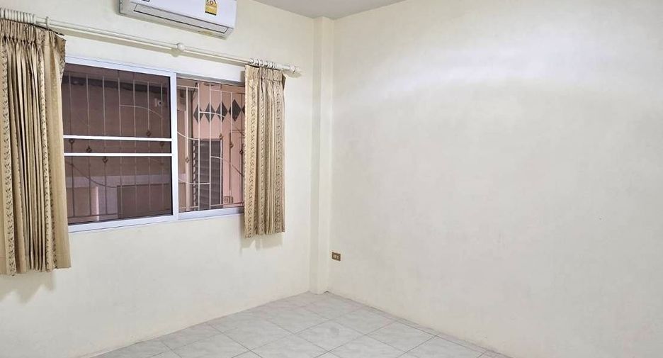 Haus zur Miete mit 4 Zimmer in Mueang Phuket, Phuket