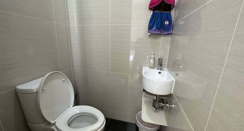 For sale studio condo in Khlong Toei, Bangkok