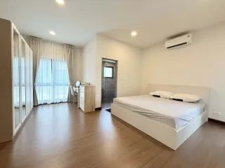 For rent 5 bedrooms house in Bang Phli, Samut Prakan
