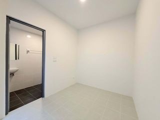 For rent 5 bedrooms house in Bang Phli, Samut Prakan
