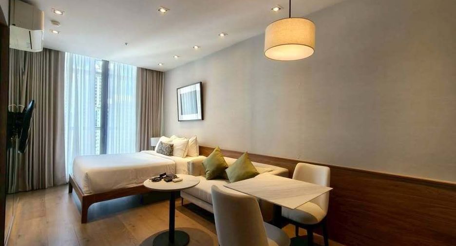 For rent studio condo in Khlong Toei, Bangkok