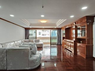À louer 3 chambres appartement à Watthana, Bangkok