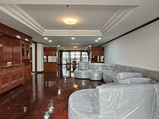 À louer 3 chambres appartement à Watthana, Bangkok